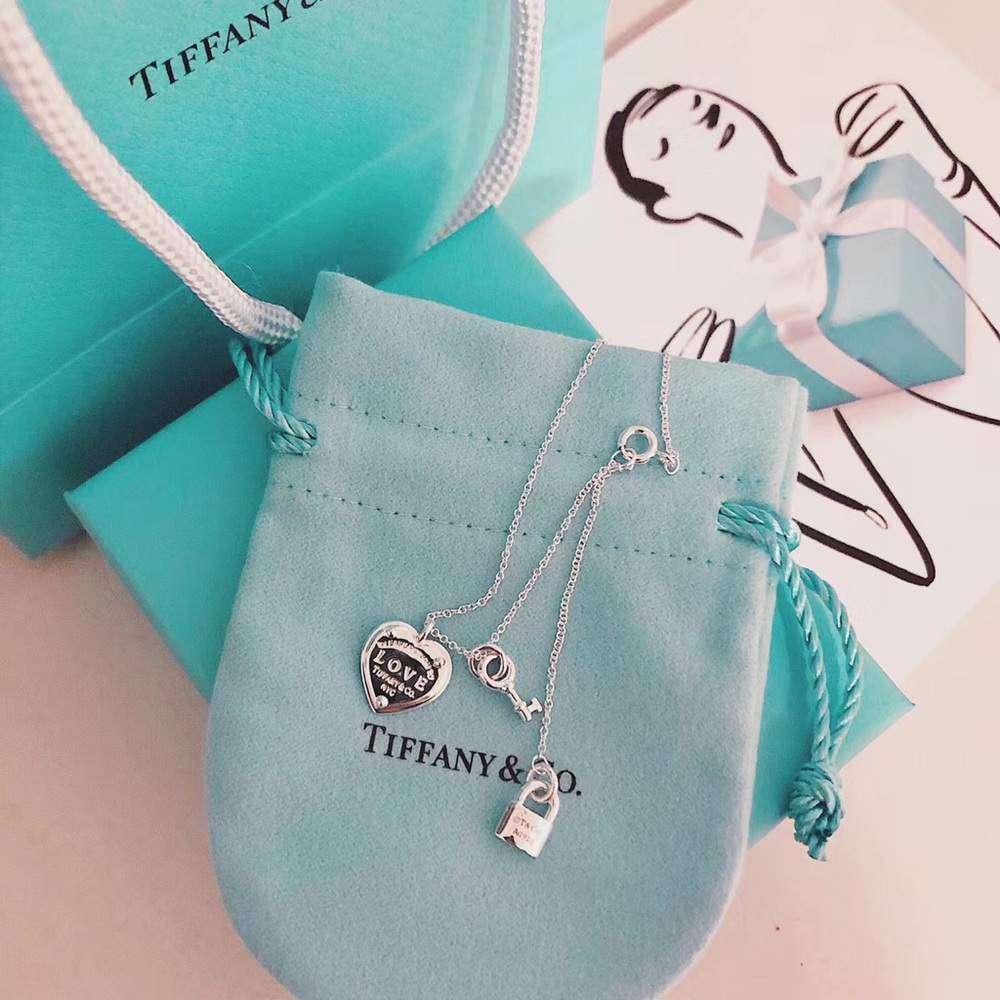 Tiffany & Co Return to Love Heart Necklace